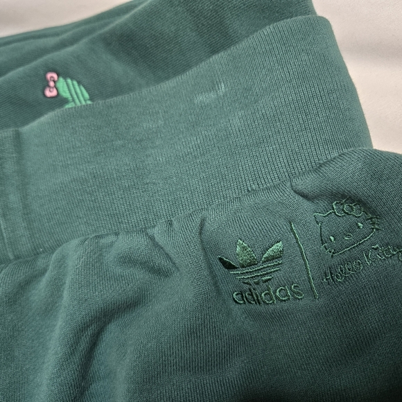 ADIDAS x Hello Kitty forest green embroidered jogger sweatpants unisex S - Picture 14 of 17